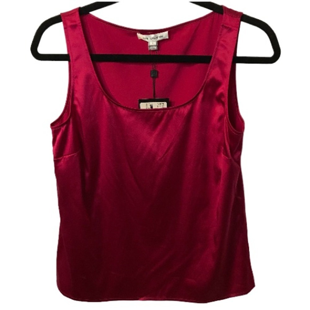 ST.JOHN EVENING BERRY SILK CAMISOLE. SIZE P 95% SILK 5% SPANDEX